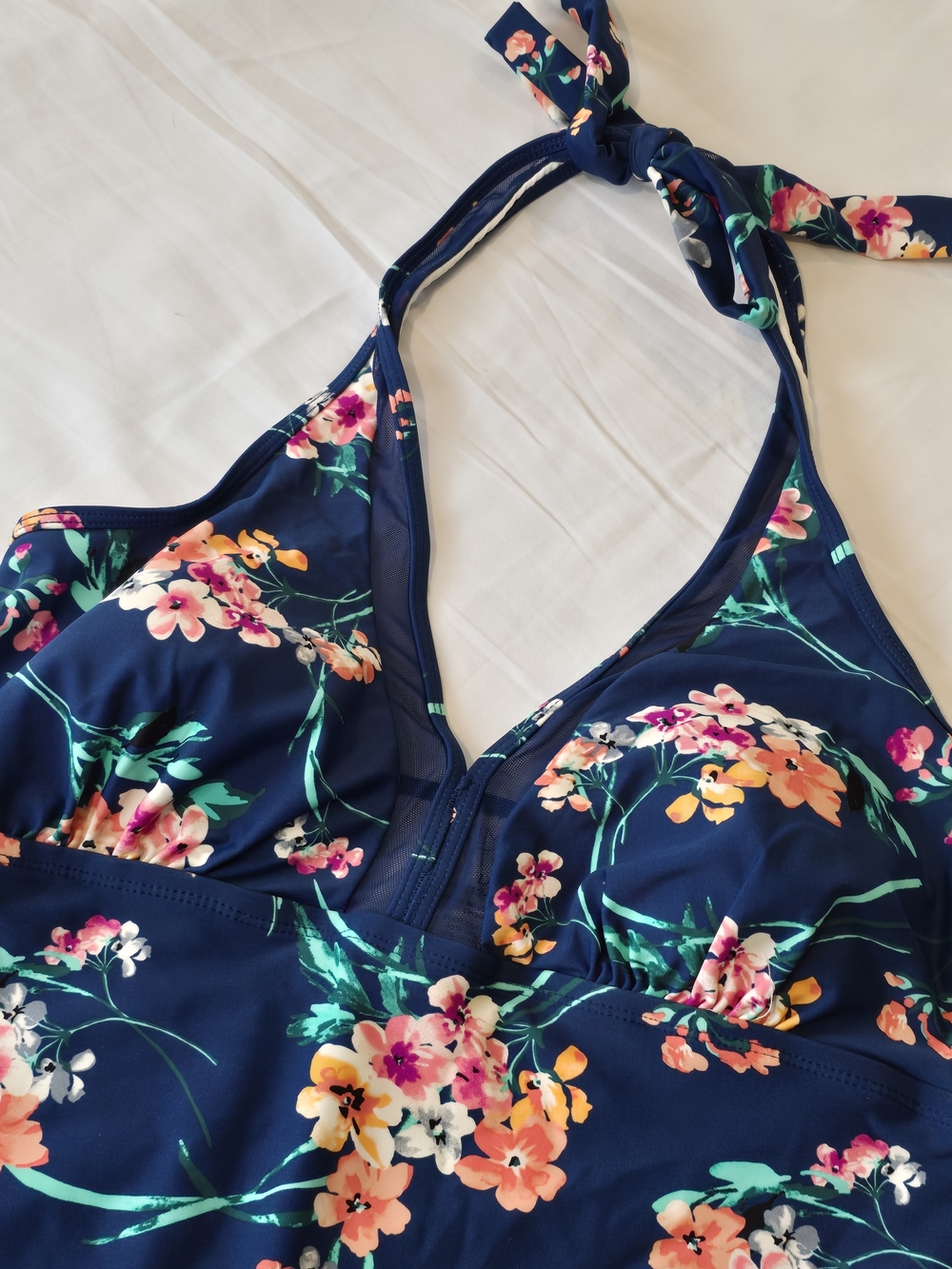 Set Of Two One-Piece Swimsuits. Size L. 12 - Picture 3 of 10